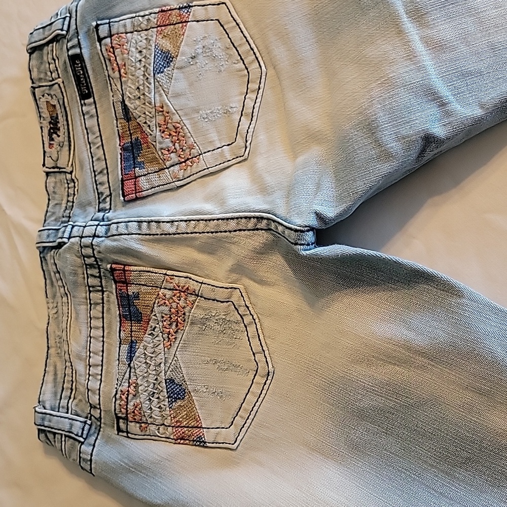 Miss Me capris 30"